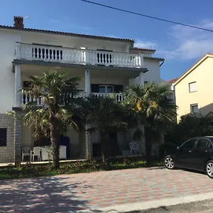 Apartment Arnie, Njivice