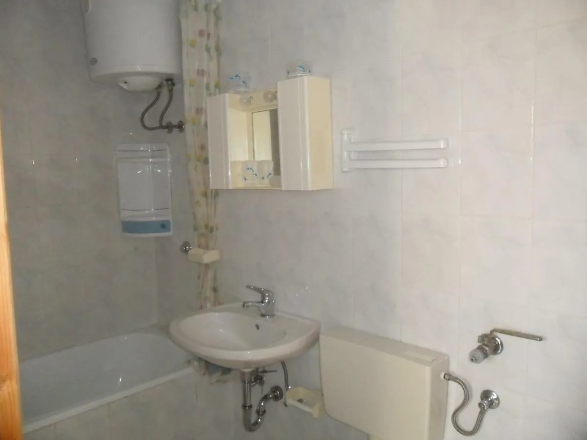 Apartments Simpa Njivice Croatia