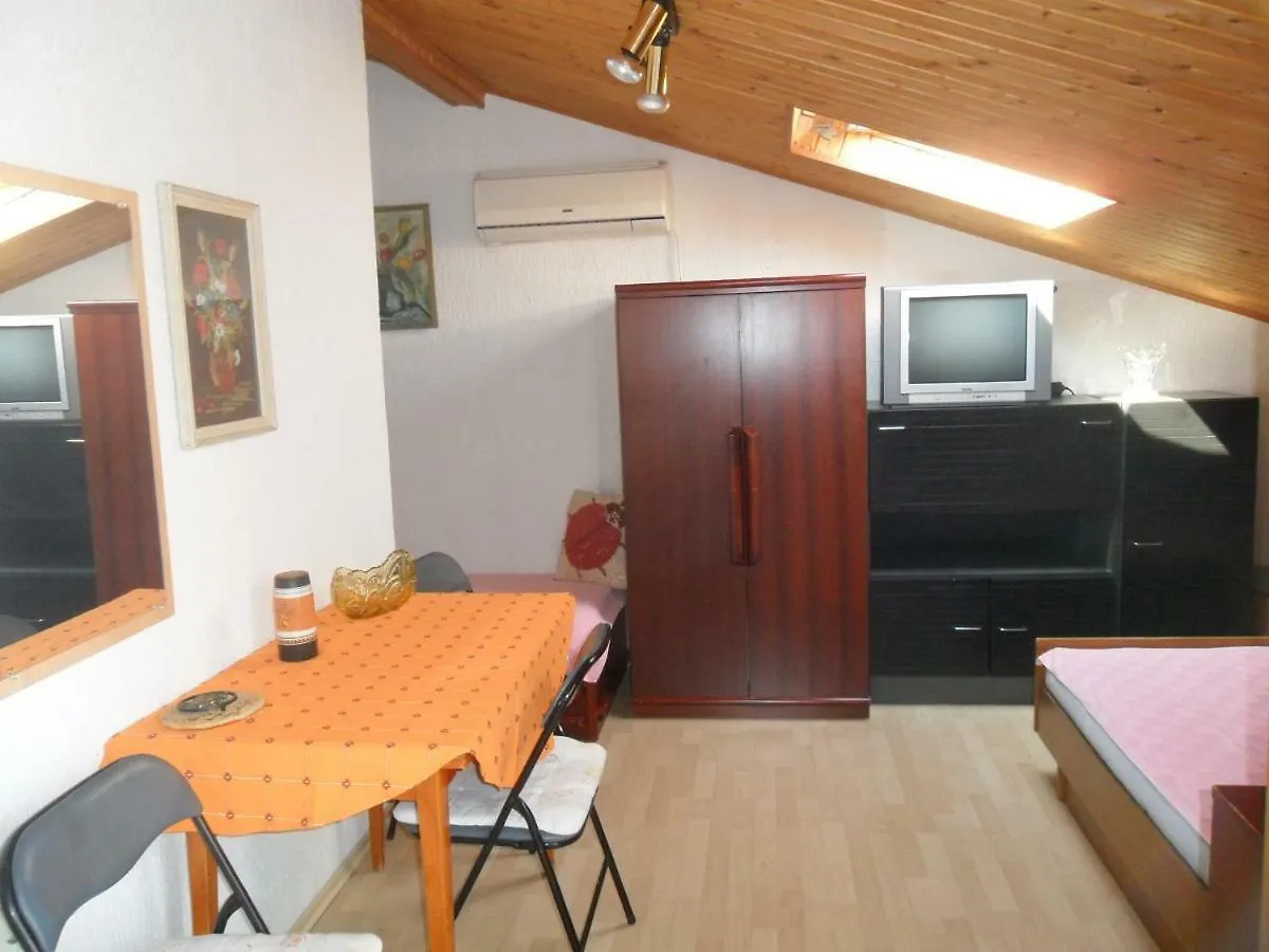 Apartments Simpa Njivice 0*,  Croatia